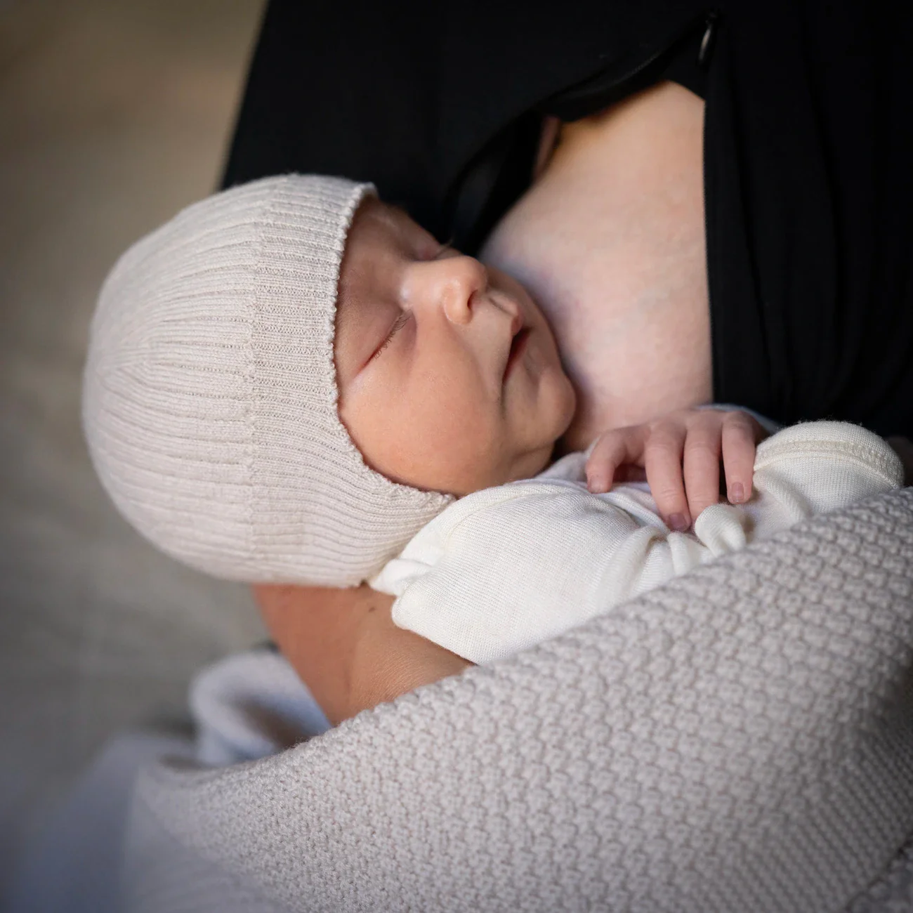 THE WOOLLY BABY HAT - midnight blue - Image 9
