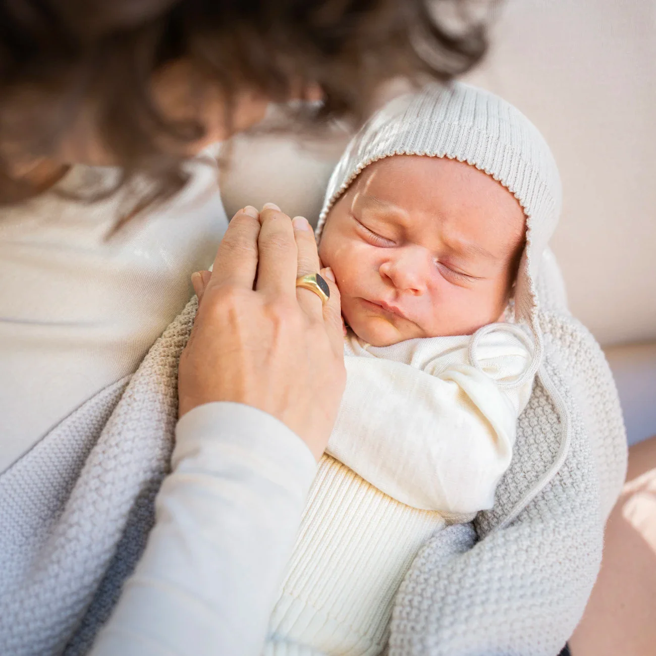 THE WOOLLY BABY HAT - sand - Image 10