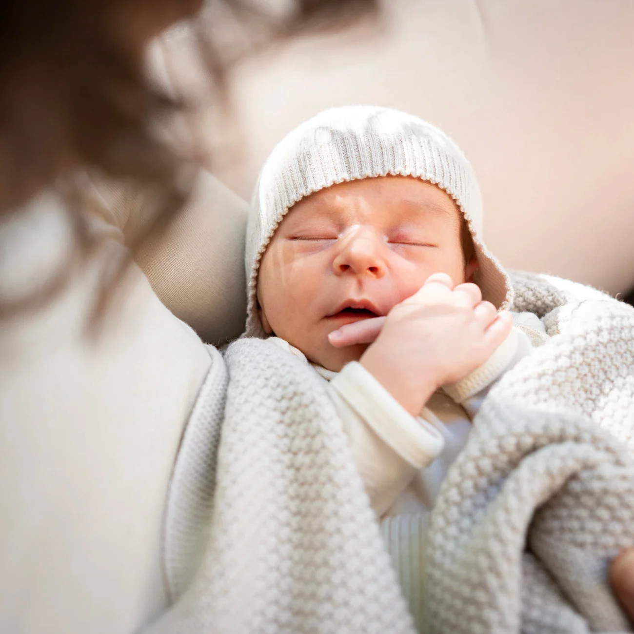 THE WOOLLY BABY HAT - sand - Image 8