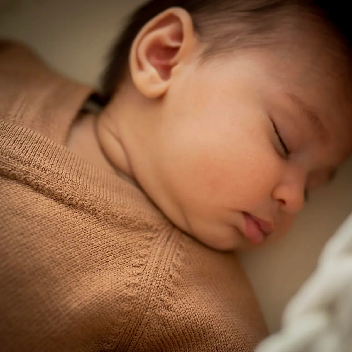 THE WOOLLY BABY JACKET - camel - Image 7