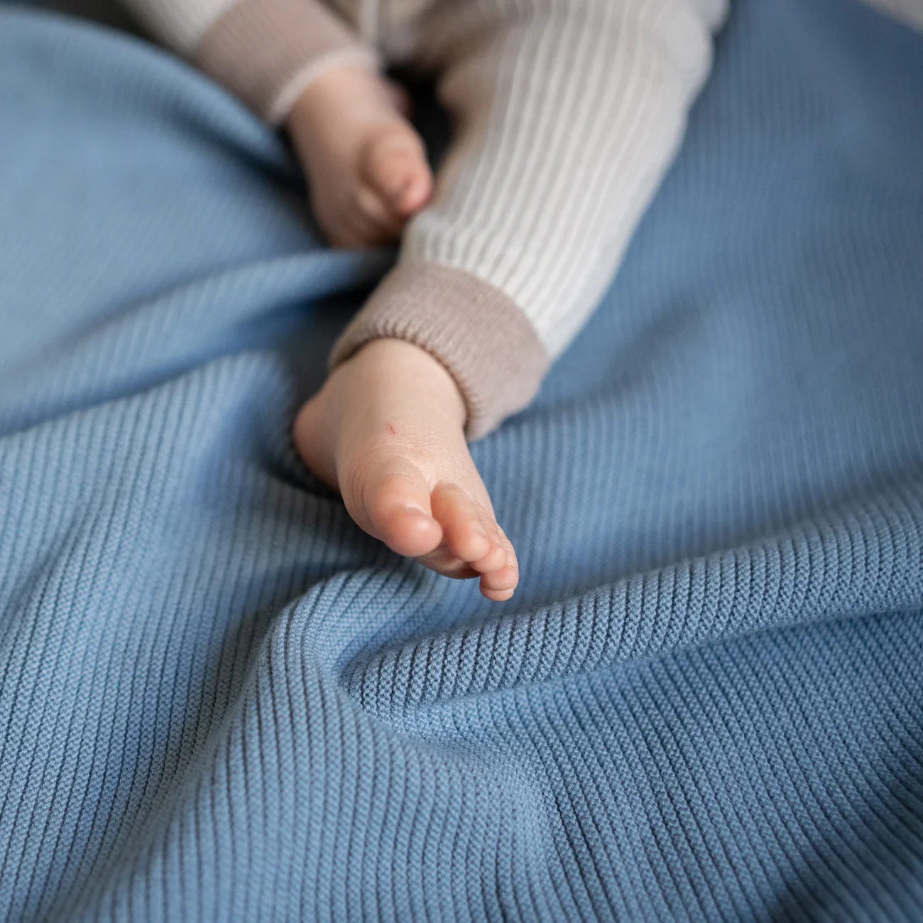 THE WOOLLY RIB BLANKET - rose - Image 6